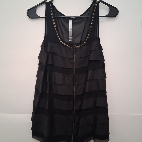 ⚪️Kensie Black Ruffle Tank with Gold Accents - Picture 1 of 7